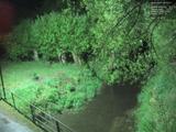 02 : 00