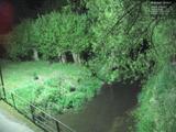 22 : 00