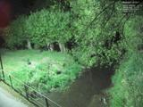 02 : 00
