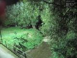 23 : 00