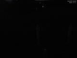 23 : 04