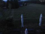03 : 32