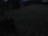 22 : 00