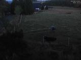 22 : 00
