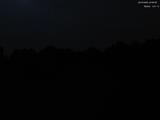 22 : 00