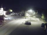 22 : 00