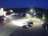 22 : 00