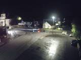 03 : 00