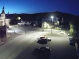 03 : 32