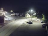 03 : 00