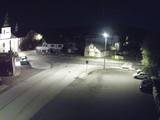 22 : 00