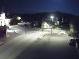 22 : 04