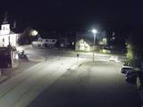22 : 00