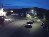06 : 00