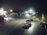 06 : 00