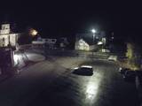 03 : 00