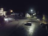 03 : 32