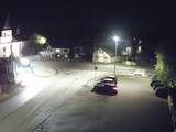 22 : 00
