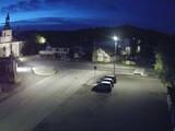 04 : 00