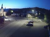 04 : 00