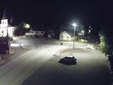 23 : 04