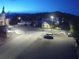 04 : 00