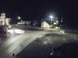 03 : 00