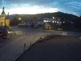 06 : 00