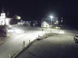 22 : 00