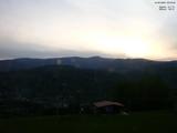 05 : 33
