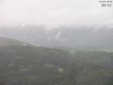 16 : 57