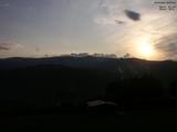 06 : 05
