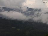 15 : 09