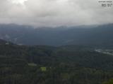 18 : 23