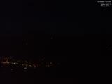 22 : 05
