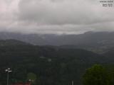 09 : 33