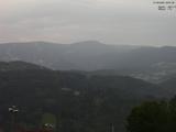 08 : 21