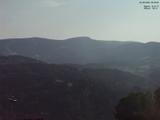 08 : 33
