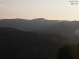 06 : 33