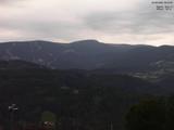 09 : 37