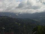 09 : 33