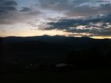 06 : 05