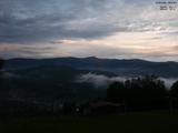 18 : 47