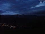 19 : 43