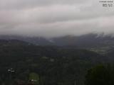 09 : 33