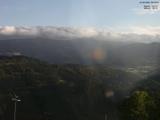 08 : 33