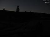 03 : 00