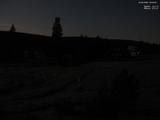 02 : 00