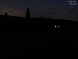 23 : 04