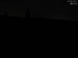 22 : 00